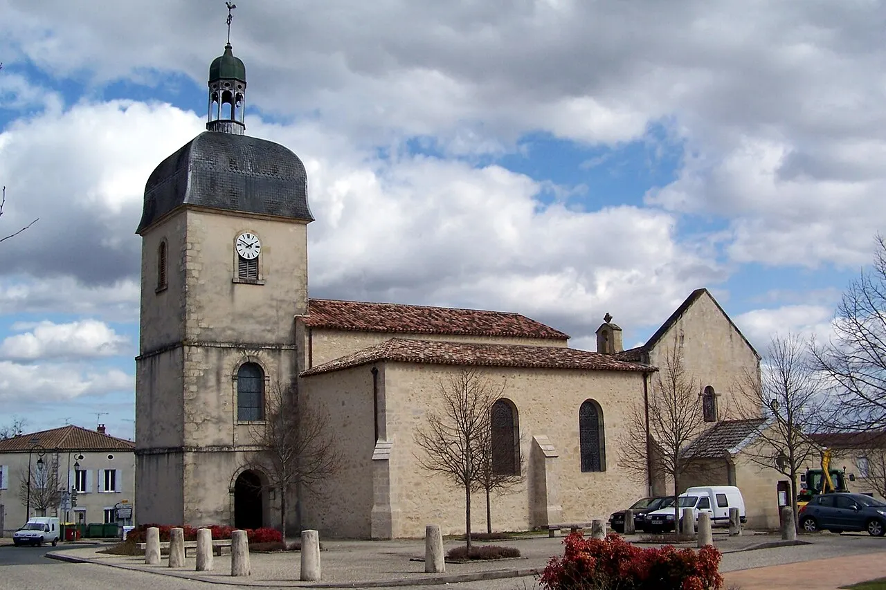 L'église Saint-Martin de Landiras et son clocher à bulbe